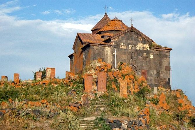 Private tour to Khor Virap, Areni winery, Noravank, Selim pass, Hayravank - Hayravank Monastery: The Church, the Chapel, and the Gavit