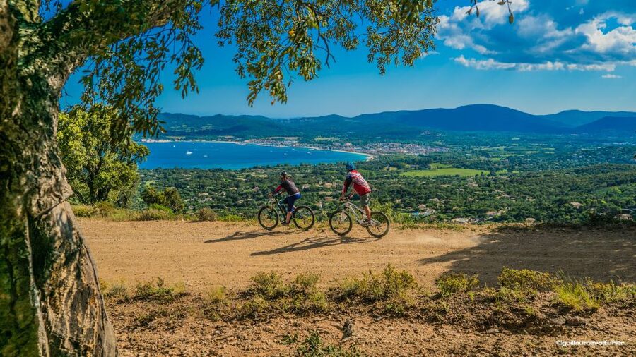 Ramatuelle: Tracks & Tasting Winery Tour by Mountain E-Bike - Route des Plages to sea views: the ride that sets the mood