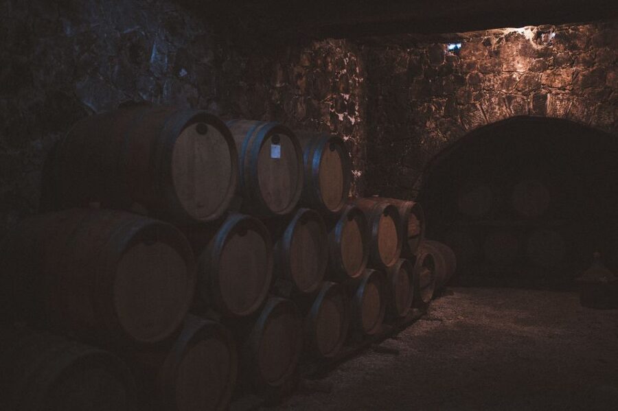 Rethymno: Private Winery & Olive Oil Tasting Tour with Lunch - Dourakis Winery: a guided tour followed by up to five wines