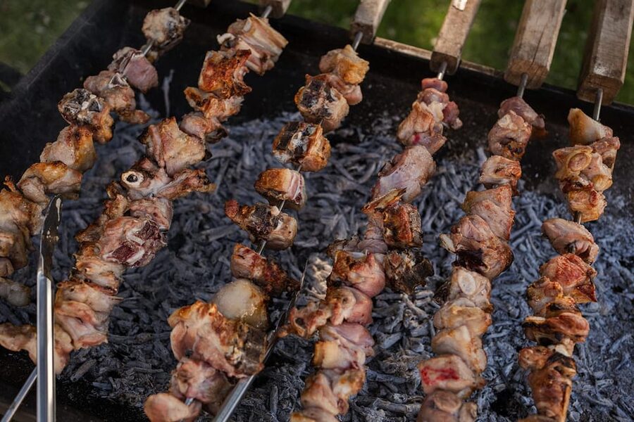 Ribera del Duero: Experience, vineyard, and 4x4 ride, plus an aperitif and tasting. - Wildlife and Vineyard Life: Roe Deer, Imperial Eagles, and Rabbits