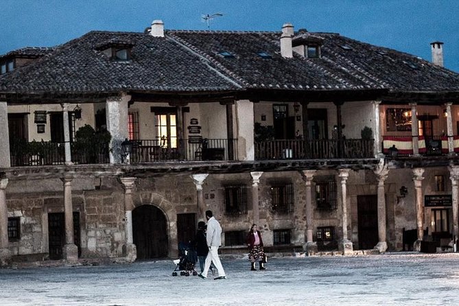 Ribera del Duero Winery Guided Tour and Wine Tasting from Madrid - Lunch break in Castile y León: freedom, plus one planning tip
