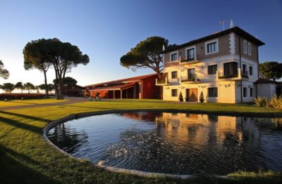 Ribera del Duero Winery Tour & Wine Tasting Near Valladolid - Entering Finca Villacreces and Getting Oriented Fast