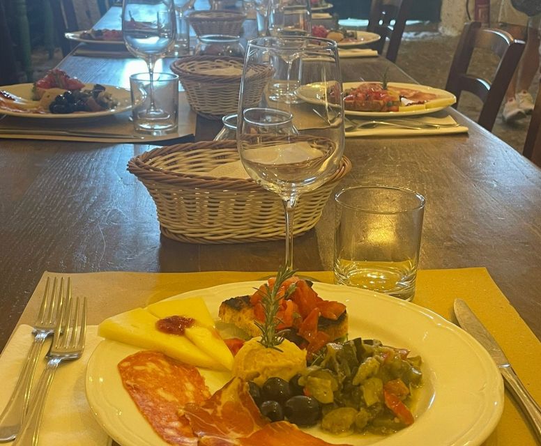 Rome: Private Wine Tour and Pasta Making Class in a Winery - The Lunch Table: Roman Pizza, Garden Produce, and Olive Oil