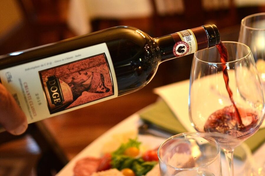 San Gimignano: Lunch or Dinner at a Winery with Wine Tasting - Who should book this winery lunch or dinner