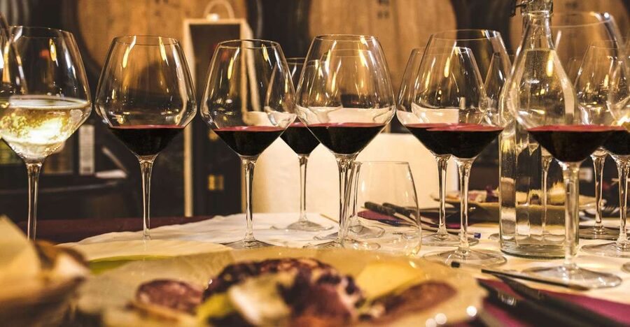 San Gimignano: Lunch or Dinner at a Winery with Wine Tasting - Should you book Tenuta Torciano for lunch or dinner?