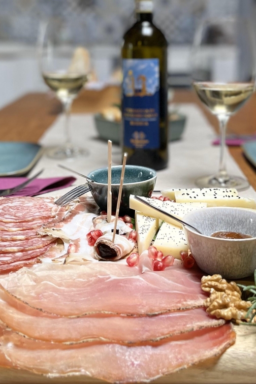 San Gimignano: Vineyard and Cellar Tour with Wine Tasting - In the Vineyards: Where Vernaccia and Chianti Start Their Story