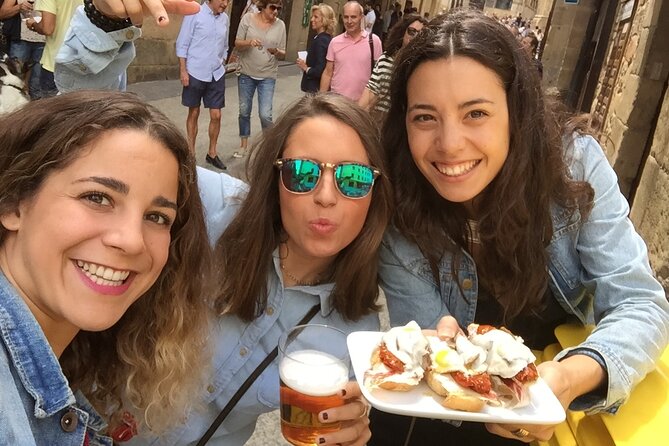 San Sebastian Private Tour, Pintxos & Winery Visit from Bilbao - La Concha Beach and the Comb of the Wind: quick views, big payoff