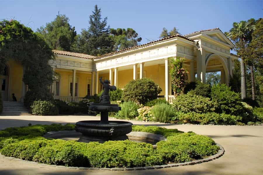 Santiago: Concha y Toro Winery 4–Hour Tour & Sommelier Class - Hotel pickup and van ride: how the tour keeps the day simple