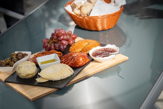 Setúbal: Winery & Fish Market Tasting Tour from Lisbon - Small-group realities: how to get the most out of the day