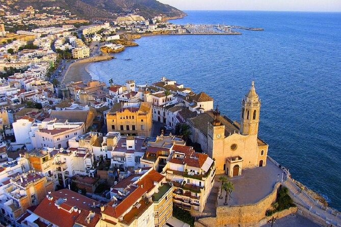 Sitges sailing, walking and winery tour - Key things that make this Sitges tour work