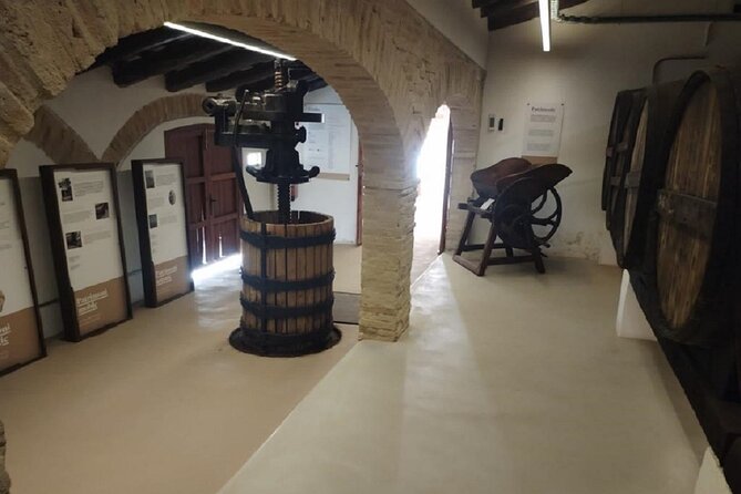 Sitges sailing, walking and winery tour - Who should book this Sitges sailing, walking, and winery combo