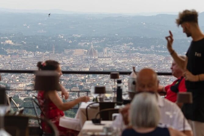 Small Group Wine Tasting in Tuscany with Vineyard Visit - Lunch in Tuscany: the meal that makes the day feel complete