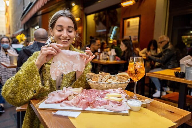 Small Group Wine Tasting in Tuscany with Vineyard Visit - Group size and the guides: why the people change everything