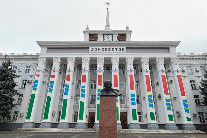 Soviet Heritage of Transnistria and Castle Mimi Winery - Soviet Heritage and Castel Mimi: what this day feels like