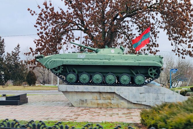 Soviet Heritage of Transnistria and Castle Mimi Winery - Stop 2: Tighina Military Cemetery memorial (quiet, but not small)