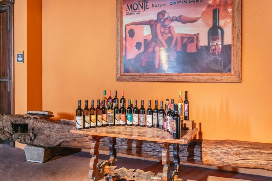 Tacoronte: Guided Winery Tour with Wine and Cheese Tastings - A family-run winery since 1750: what that really changes