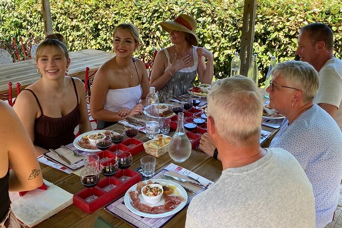 Tasting in a Tuscan Vineyard with transfer from Lucca - Guides and hosts: the “story” part is real