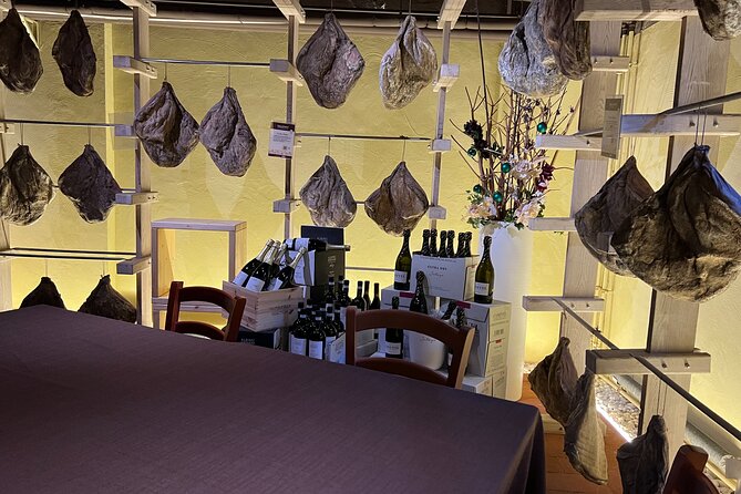 The Valpolicella food & wine driving tour: cheese factory+ winery - Stop 1 in Negrar di Valpolicella: Cheese and Salami You Can Smell Before You Taste