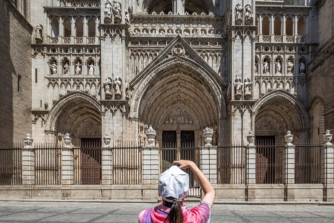 Toledo Full Day with Winery Visit, Tapas and Wine Tasting - Walking the Old Town: Cathedral, Santo Tomé, and El Greco
