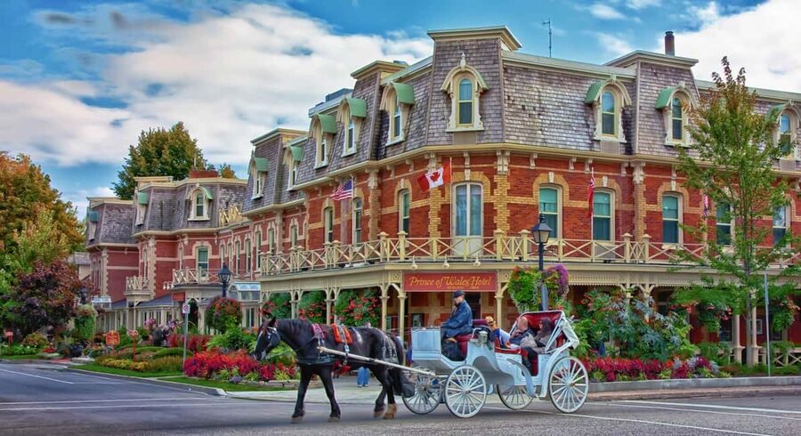 Toronto: Niagara Falls Guided Tour with Winery Stop - What Makes This Niagara Day Trip Feel Worth It