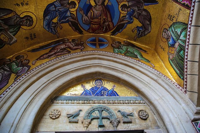 Tour to Troodos, Kykkos Monastery, Omodos and Winery from Paphos - Stop 3: Archbishop Makarios III tomb on Throni Hill
