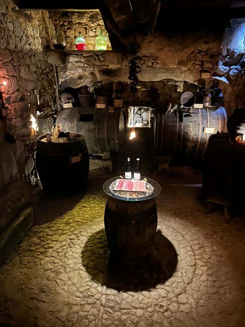 Unique experience in XVI winery with tasting near Salamanca - Medieval clues in San Martín del Castañar