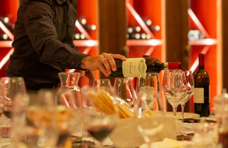 Val D'Orcia: Boutique Winery Tour and Wine Tasting - Bruschetta and Poggio del Moro olive oil pairing