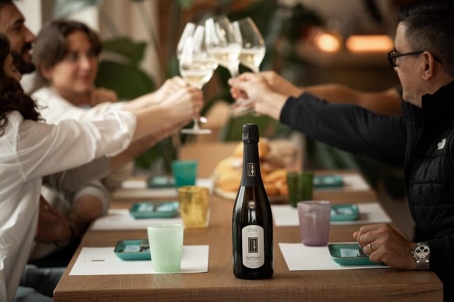 Valdobbiadene: Prosecco tasting with winery & vineyard tour - Valdobbiadene’s Vigneto Giardino: a UNESCO walk that teaches effort