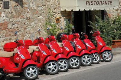 Vespa Tour with Lunch&Chianti Winery from Siena - Following the guide through Chianti: the convoy effect