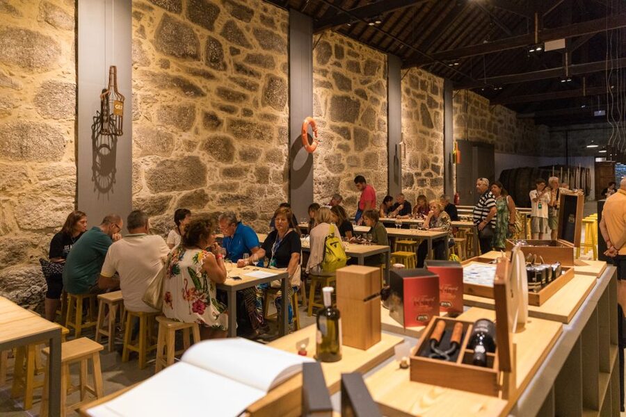 Vila Nova de Gaia: Winery Tour with 2 DOC Douro & 1 Port - The shop moment: buying your favorites without pressure