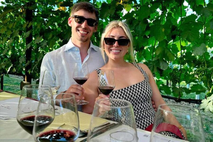 Vineyard Walk, Lunch or Dinner with Wine Tasting - Wine and extra virgin olive oil tasting with a sommelier
