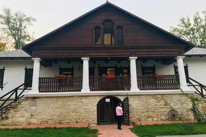 Visit the Largest Winery in the World and Manuc Bei Mansion - Price and Value: What $135 Covers (and What It Doesn’t)