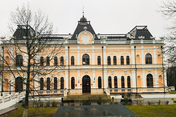 Visit the Largest Winery in the World and Manuc Bei Mansion - Guide Quality and the Small Things That Make It Feel Smooth