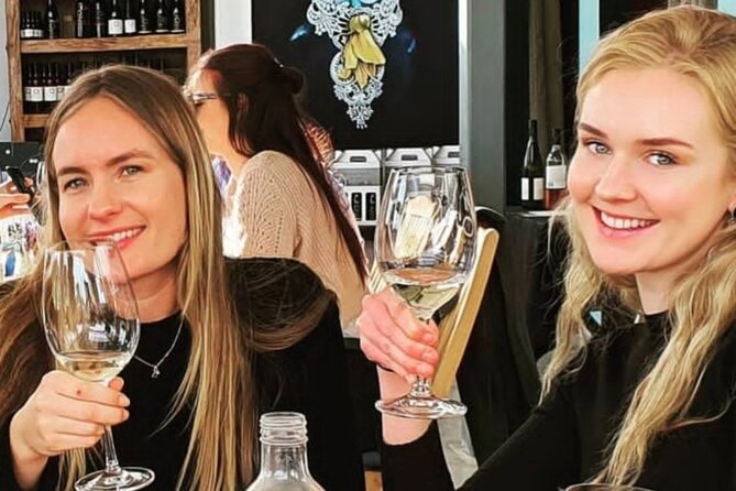 WAIHEKE ZEITGEIST Small Groups Ultra Boutique Off Grid Wine Tours - Boutique, family-run wineries: what makes the stops feel different