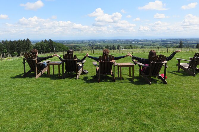 Willamette Valley Boutique Winery Tour with Lunch - What’s included versus what adds cost later