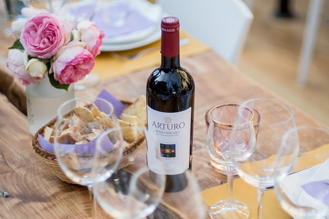 Wine and food tasting in an organic family winery - Welcome aperitivo and the farm walk that sets up the tasting