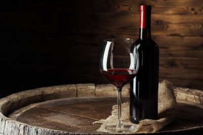 Wine Experience in farm vineyard & winery from Montecatini T. - Wine tasting that actually helps you compare bottles