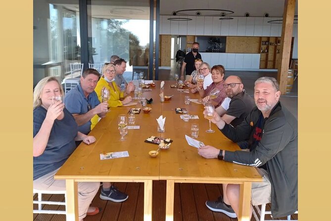 Wine Lovers: Winery Tour w/ Tasting & Tapas (Albufeira/Vilamoura) - The Centro Histórico Stop: Viewpoints and Quick Local History