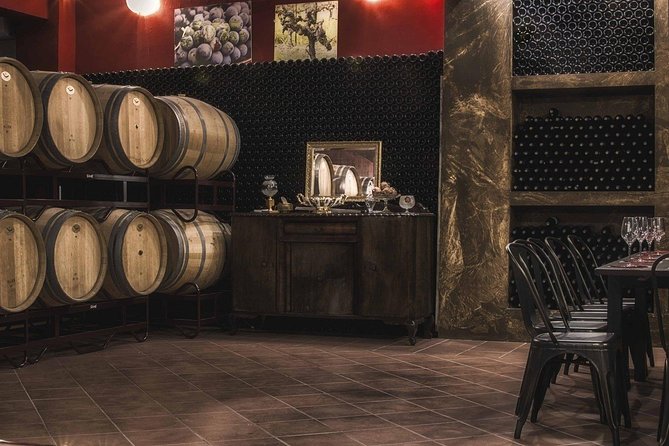 Wine taste in Bairaktari winery at Nemea - Ancient Corinth’s Temple of Apollo: quick stop, strong atmosphere