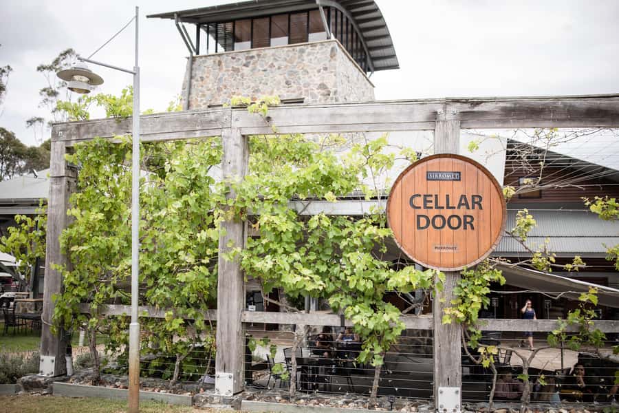 Winery Tour and Tasting - Cellar Door tasting bar: 6 wines and a palate workout