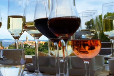 Winery Tour and Tasting with the Sommelier in KRK - The sommelier tasting: how the six wines and snacks are paced