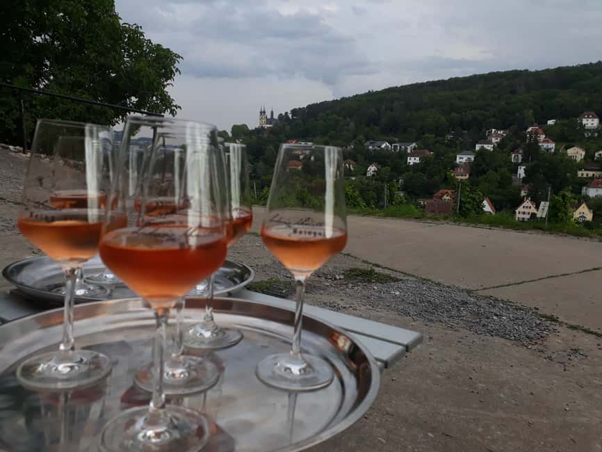 Wuerzburg: Vineyard rally with wine tasting and group dynamics - Welcome secco and the 3-wine tasting rhythm
