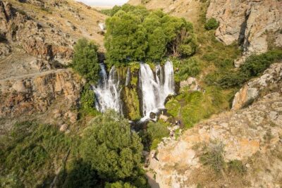 Yerevan: Tour to Tatev, Khndzoresk, Shaki waterfall, Areni winery - The day’s rhythm: what 13 to 14 hours feels like in practice