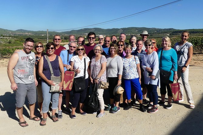 Your Cava, Your Story – Wine workshop experience at Artcava - The 3-Hour Schedule: Tasting First, Then Bottling