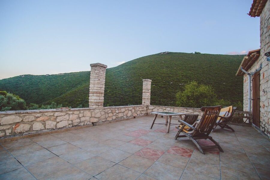 Zakynthos: Vineyard & Winery Tour with Local Winemaker - Byzantine art workshop stop: culture you can actually watch